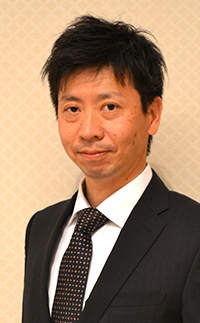 委員長 中澤 曜治