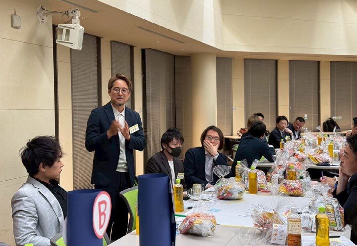 テーブルでの議論は全体へ発表！